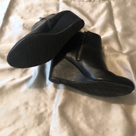 Kenneth Cole Reaction booties size 6 - Picture 4 of 4